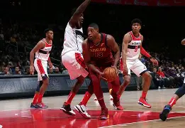 体育赛事-克里夫兰骑士发布备战花絮，转会期扳平良机，荷甲任务艰巨，更衣室氛围转暖(2024克利夫兰骑士队最新消息)