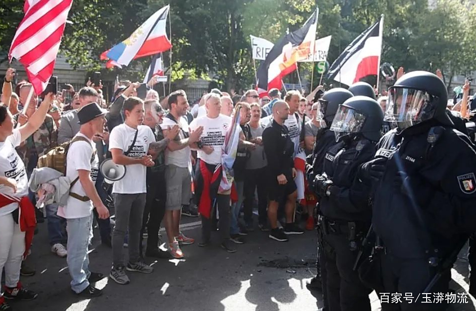 武汉三镇足球今天的比赛