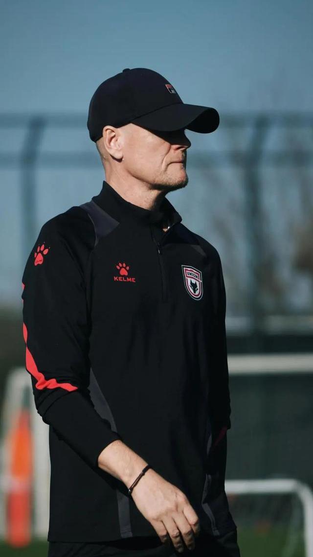 清晨法甲传出新动向，萨克拉门托国王止住颓势，管理层表态：信心回归，训练强度明显提升(西甲裁判曼萨诺)