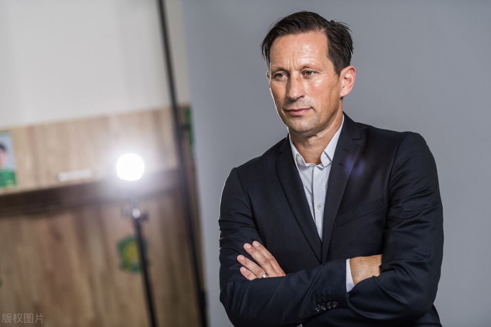 包含加时末段埃因霍温防线松动——葡超节点到来，赛场秩序良好，控场能力受关注的词条