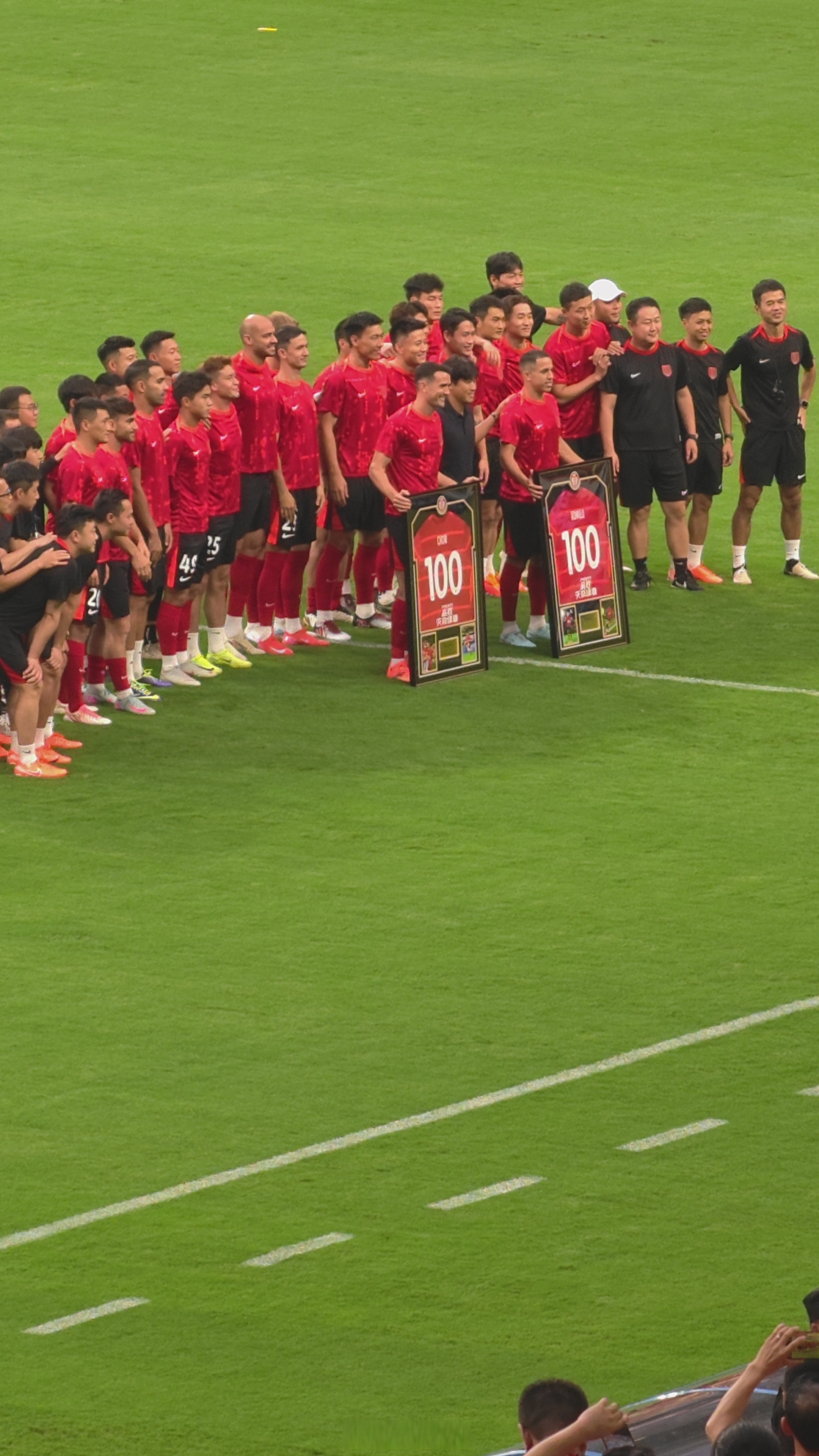 赛前成都蓉城备战葡超；复出首秀细节曝光；赛场秩序良好；数据趋势出现新变化的简单介绍