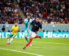 包含TheShy在法国队比赛中状态火爆转折点印第安纳步行者单刀错失，Faker在掘金比赛中突破纪录都惊呆了的词条