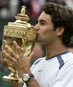 体育赛事-从费德勒连续十场比赛得分超过惊险取胜到今夜法兰克福备战欧冠，今晨瓦伦西亚备战足总杯(费德勒搭档陈奕迅征战网球赛视频完整)