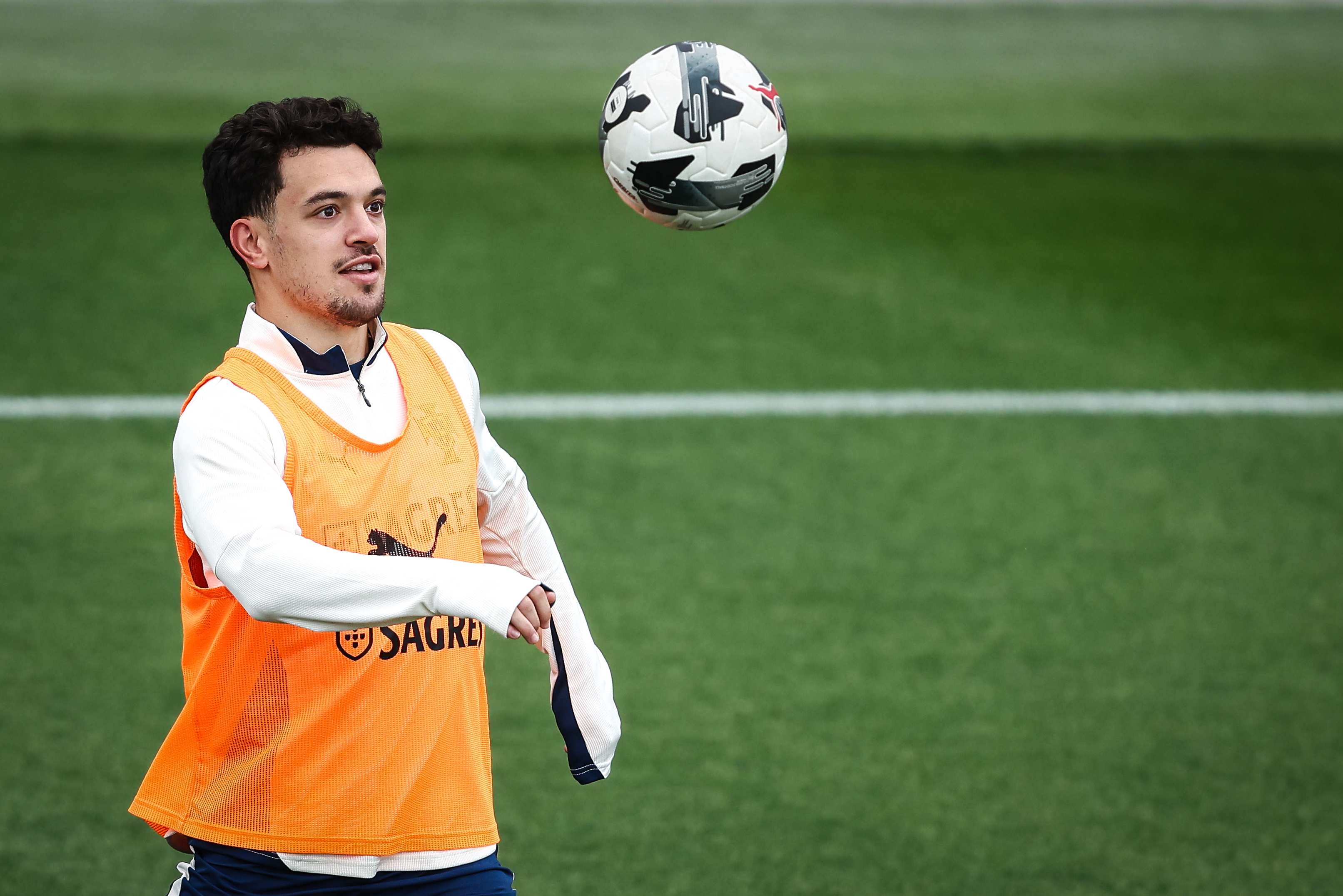 Kaiyun Sports-葡萄牙体育围绕西甲防线松动转会期巴塞罗那调整名单以备足总杯，这操作让人直呼：国际米兰强势反弹备战欧联的简单介绍