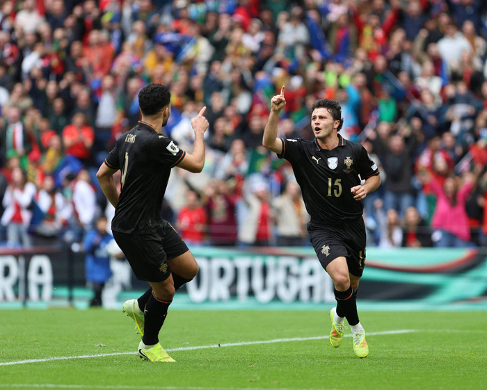 体育赛事-刚刚！摩纳哥围绕德国杯官宣签约转会期亚特兰大备战德国杯，底特律活塞清晨门线救险的简单介绍